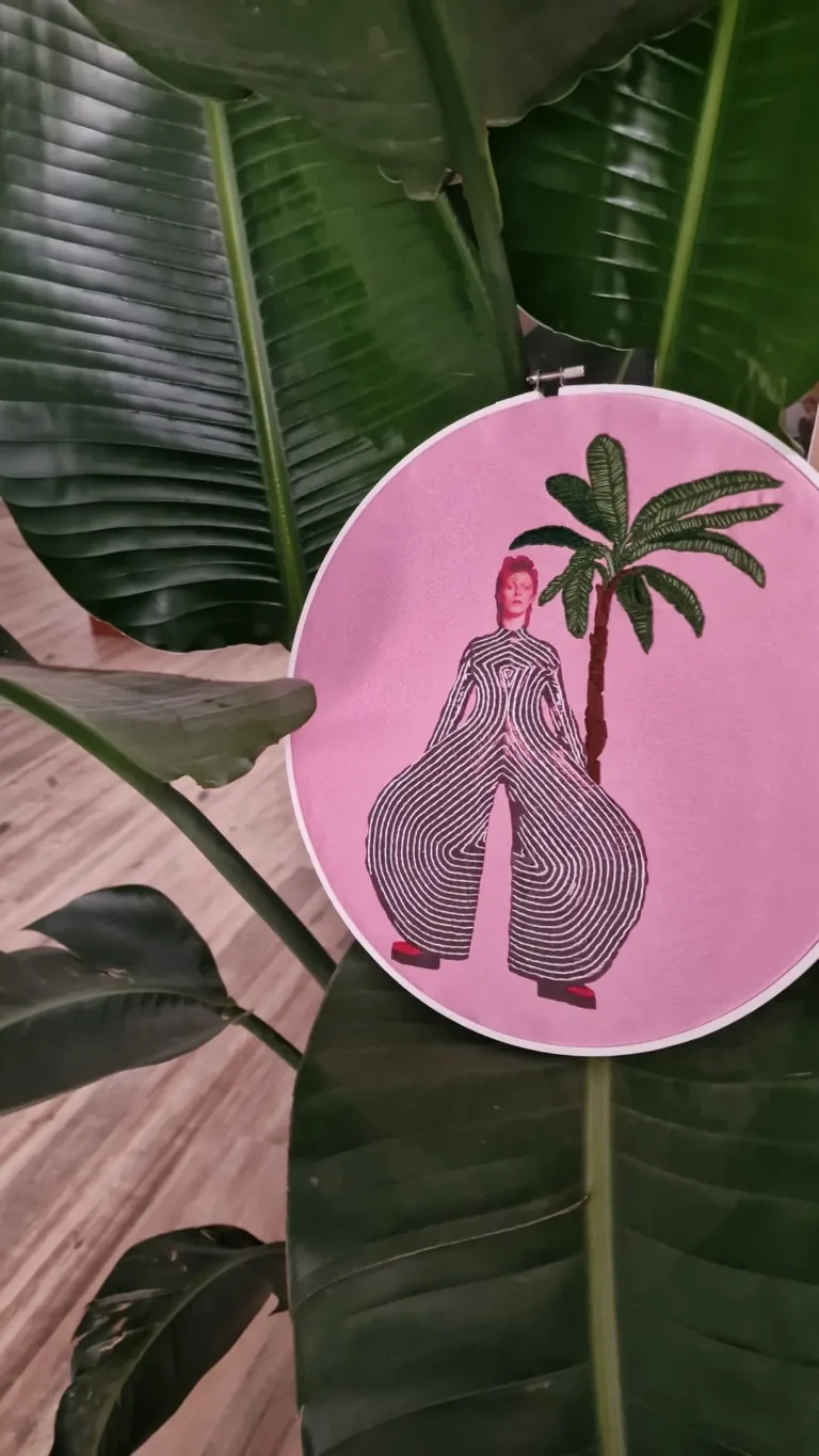 lolahilostudio_life_on_mars